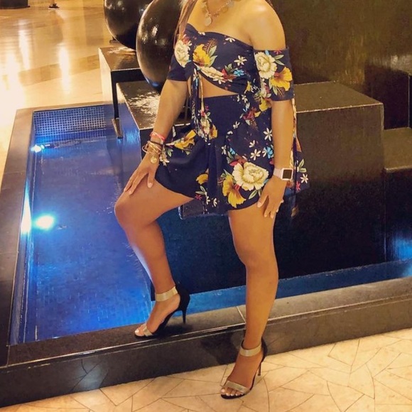 SHEIN Two piece Short Set| Floral| Size: Small